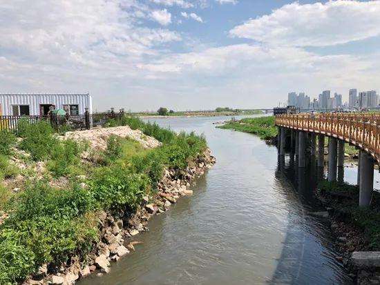 <b>河水凈化處理設備</b>